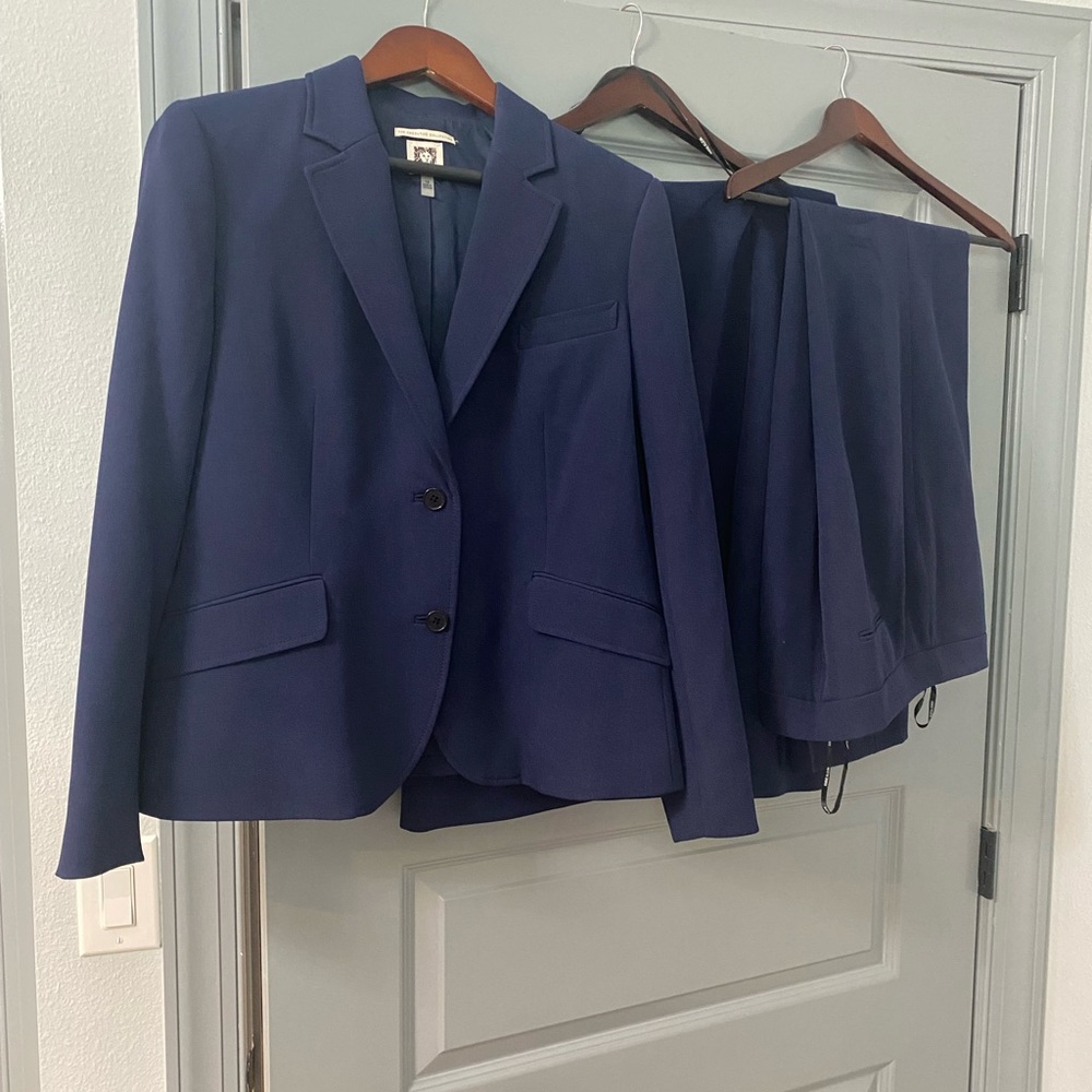 Anne Klein 3 pc navy suit